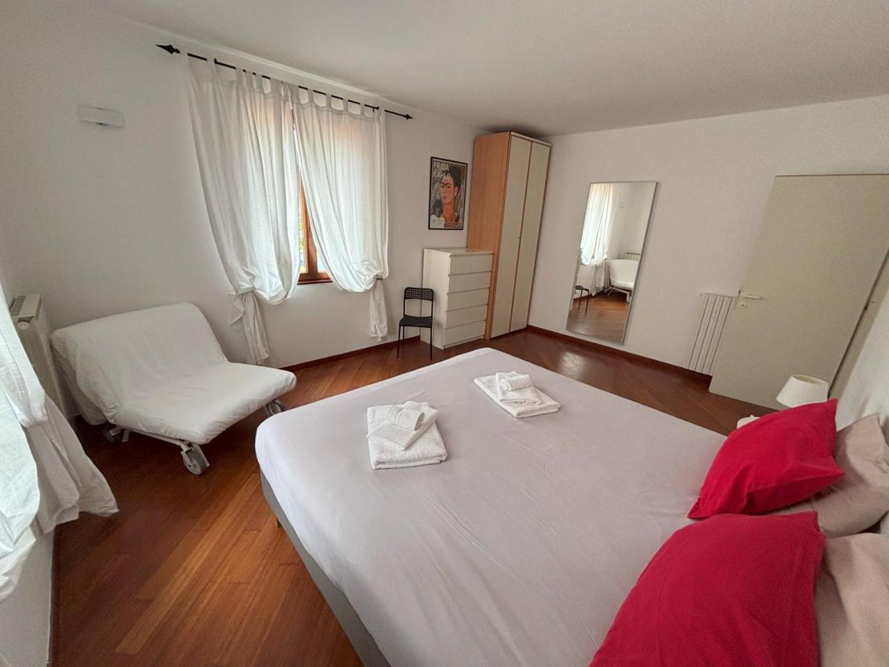 Casa Vacanze Magnolia Borgo Ticino Exterior foto